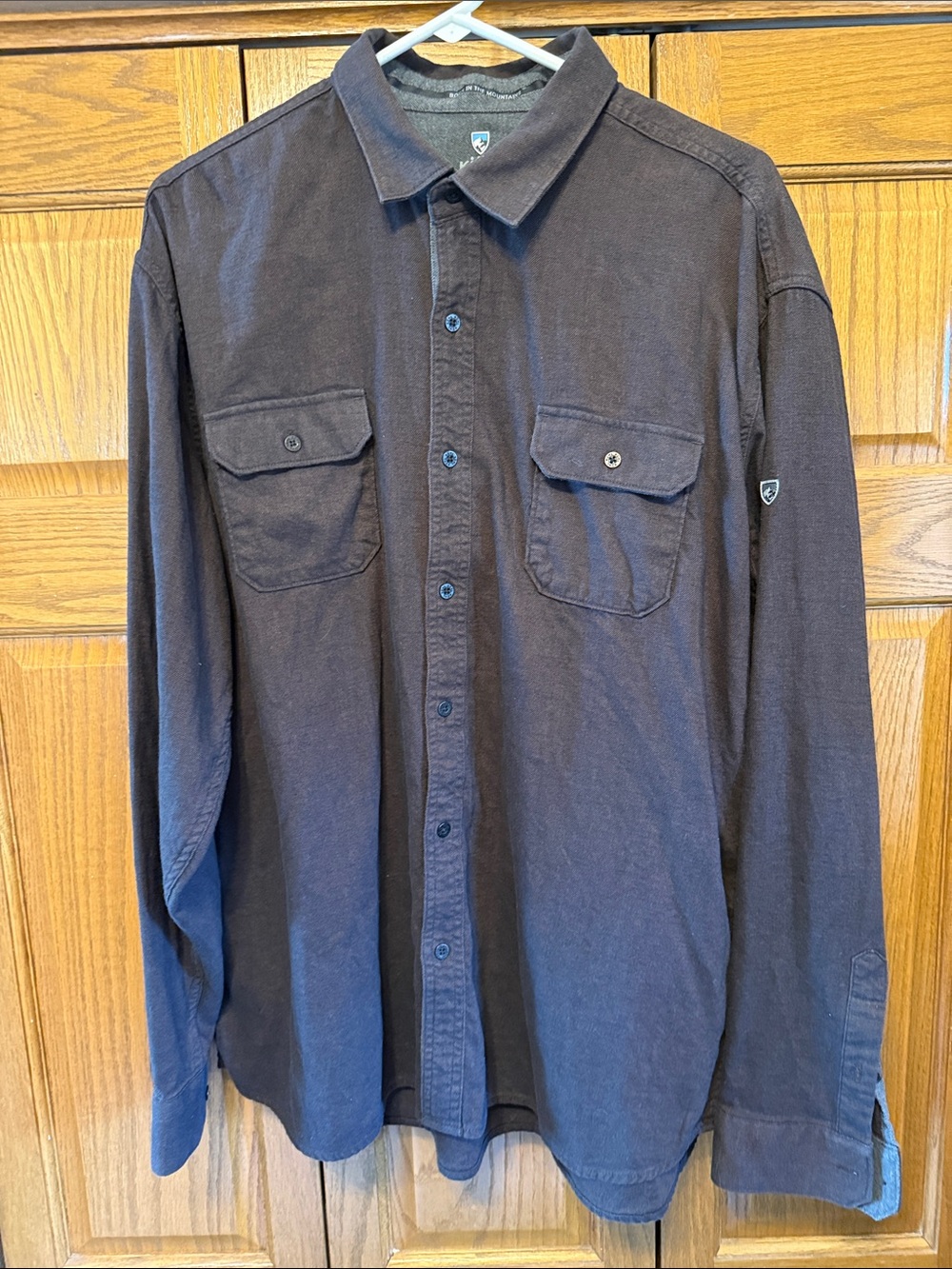 Kuhl Men's Casual Button-Down Shirt in Brown with Metal Buttons. Size: XXL